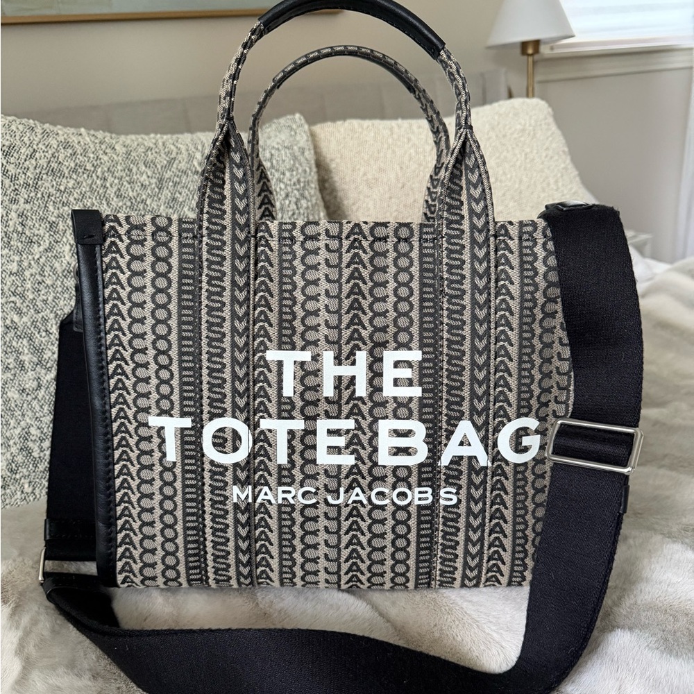 Medium Marc Jacobs The Tote Bag in Monogram Jacquard
